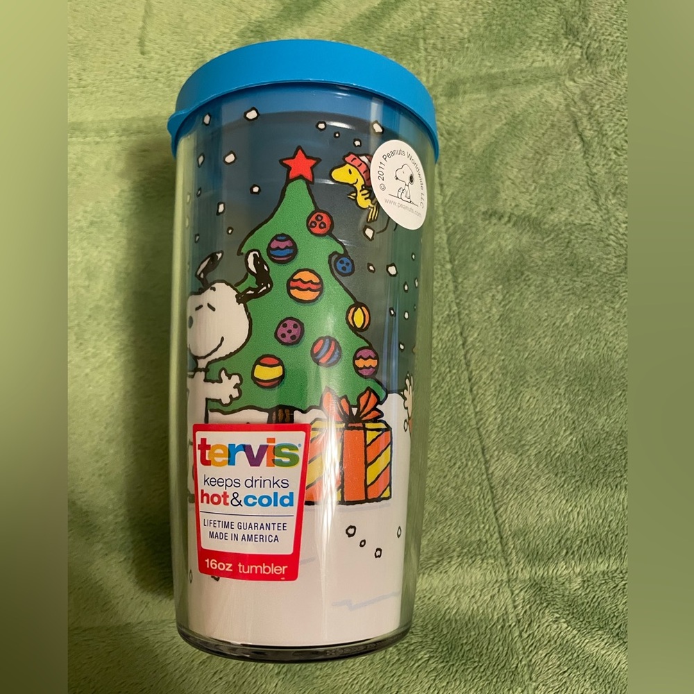 Brand New Peanuts Tervis Tumbler with blue lid